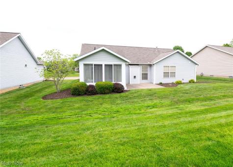 316 Brookpoint Street NW North Canton OH 44720