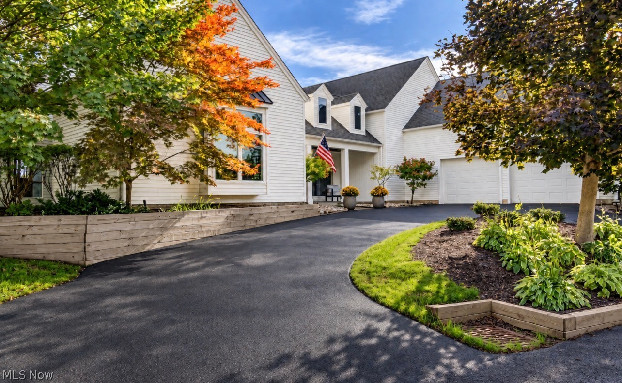 462 Equestra N Aurora OH 44202