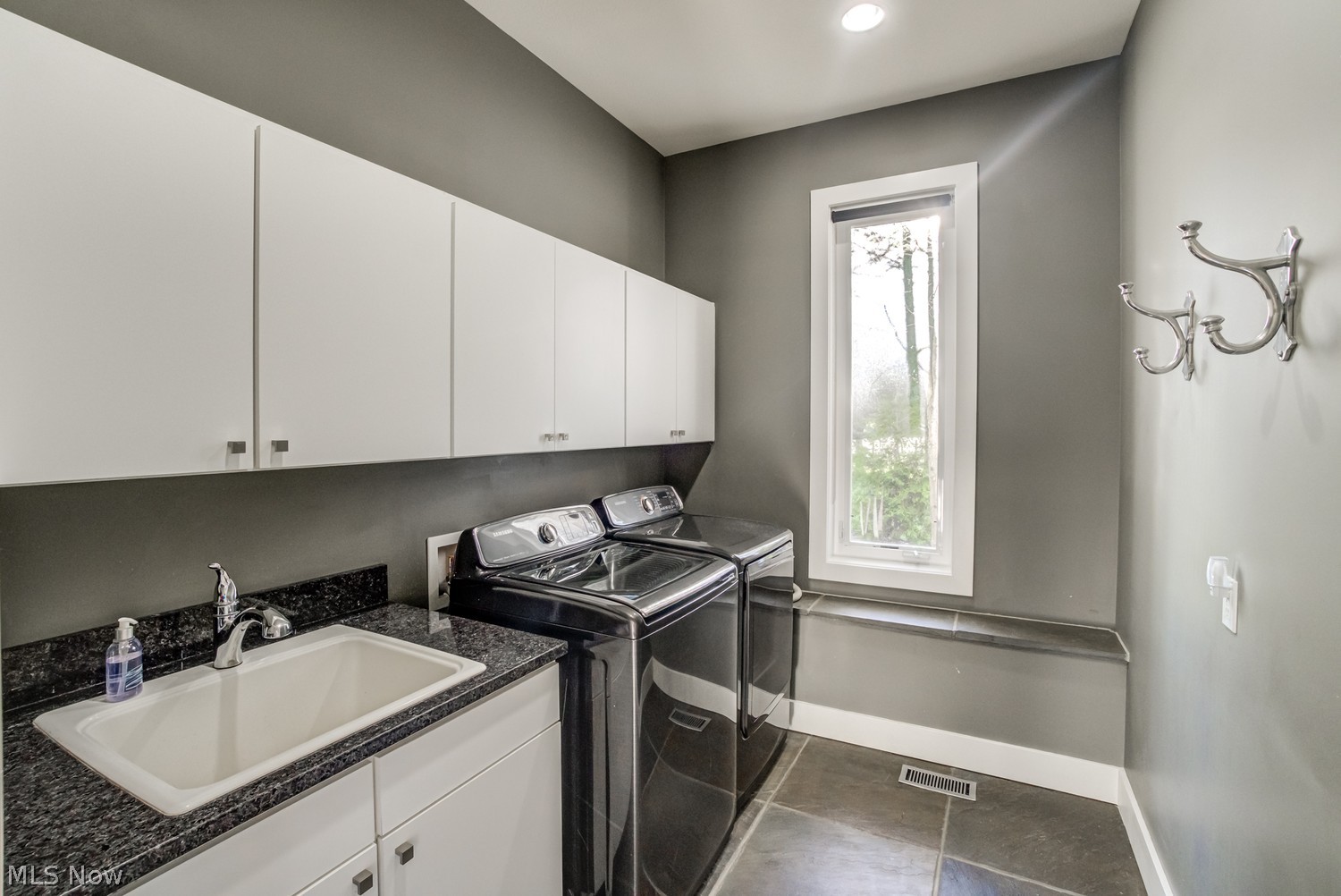 462 Equestra N Aurora OH 44202