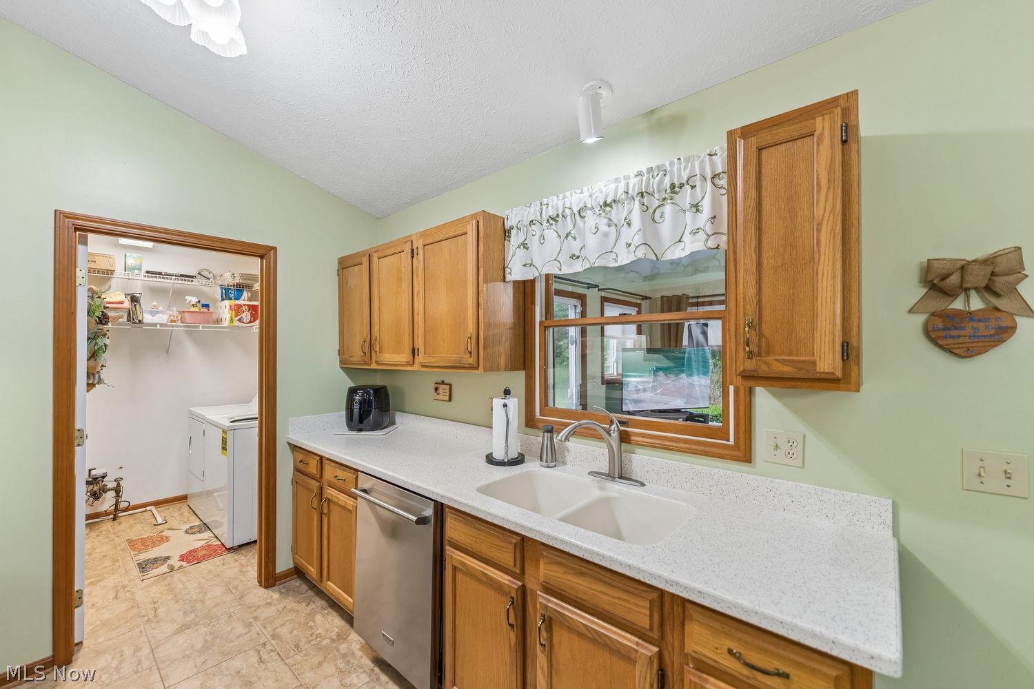 37060 N Doovys Street Avon OH 44011