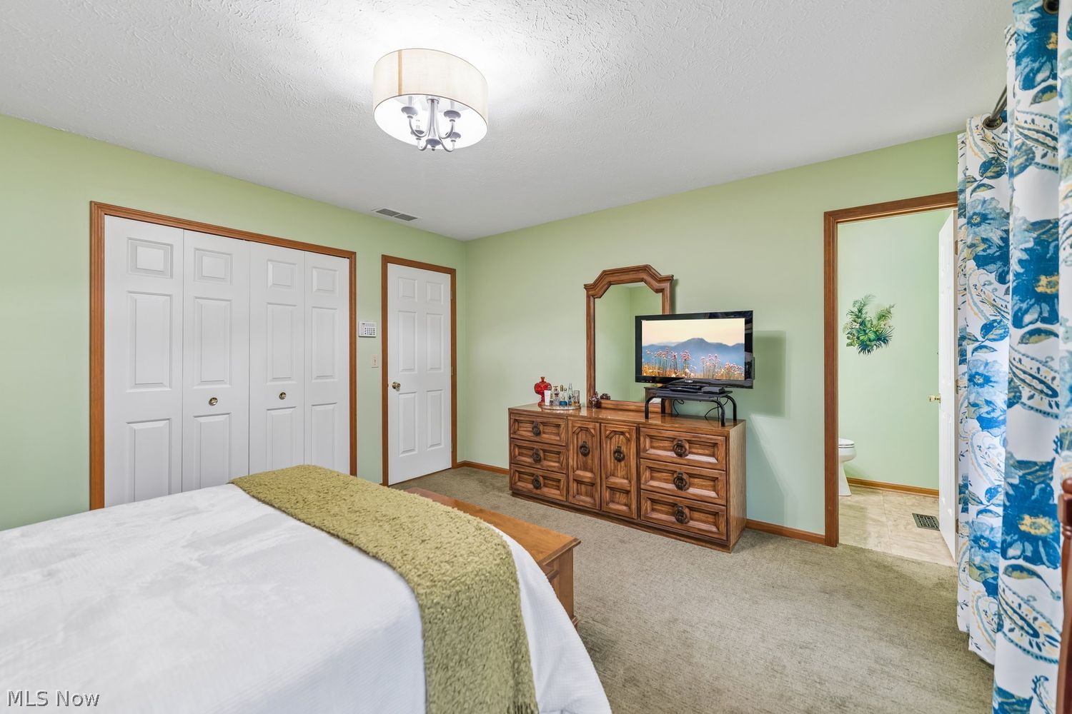 37060 N Doovys Street Avon OH 44011