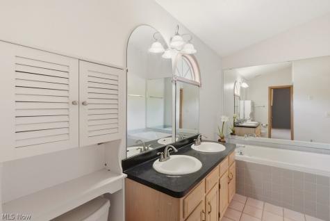 20745 Sun Meadow Trail Strongsville OH 44149