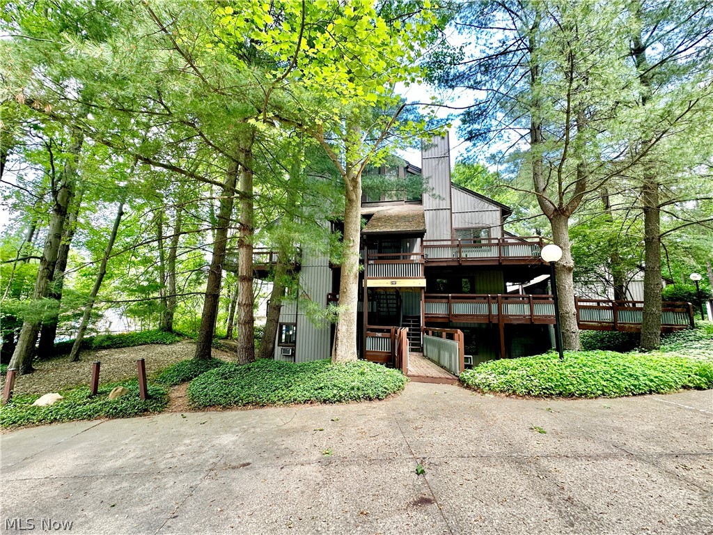 2193 Pinebrook Trail Cuyahoga Falls OH 44223