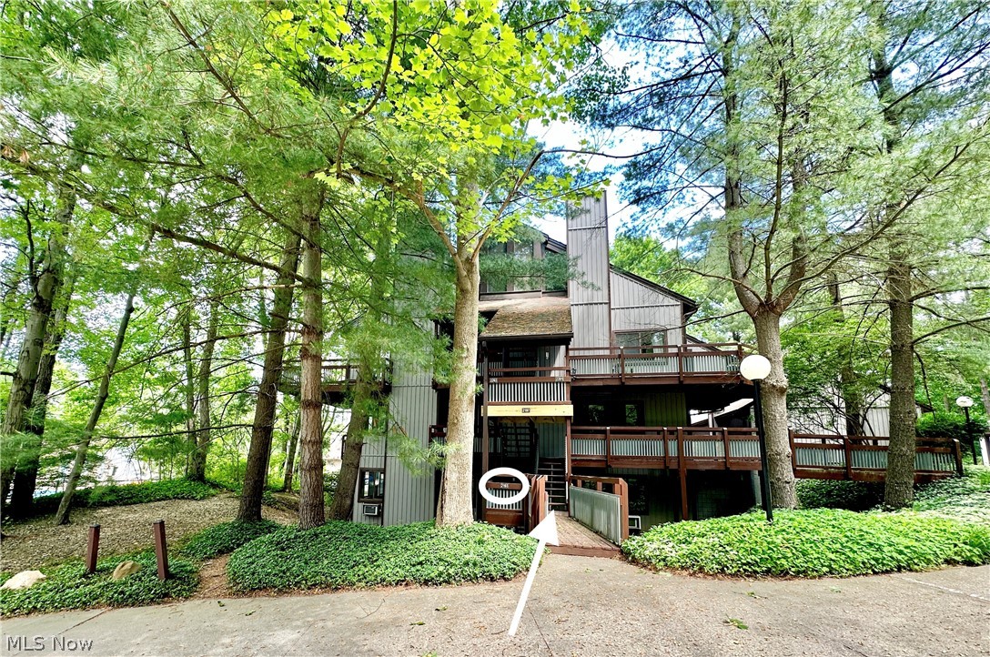 2193 Pinebrook Trail Cuyahoga Falls OH 44223