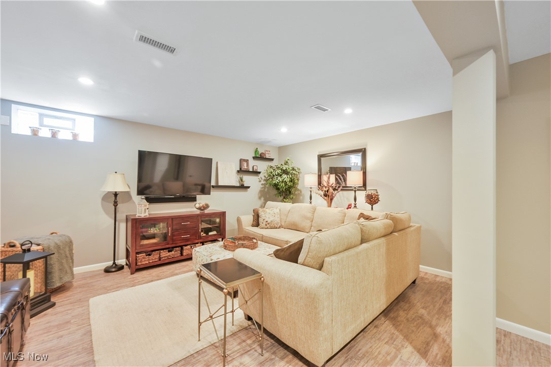 19383 Purita Avenue Cleveland OH 44135