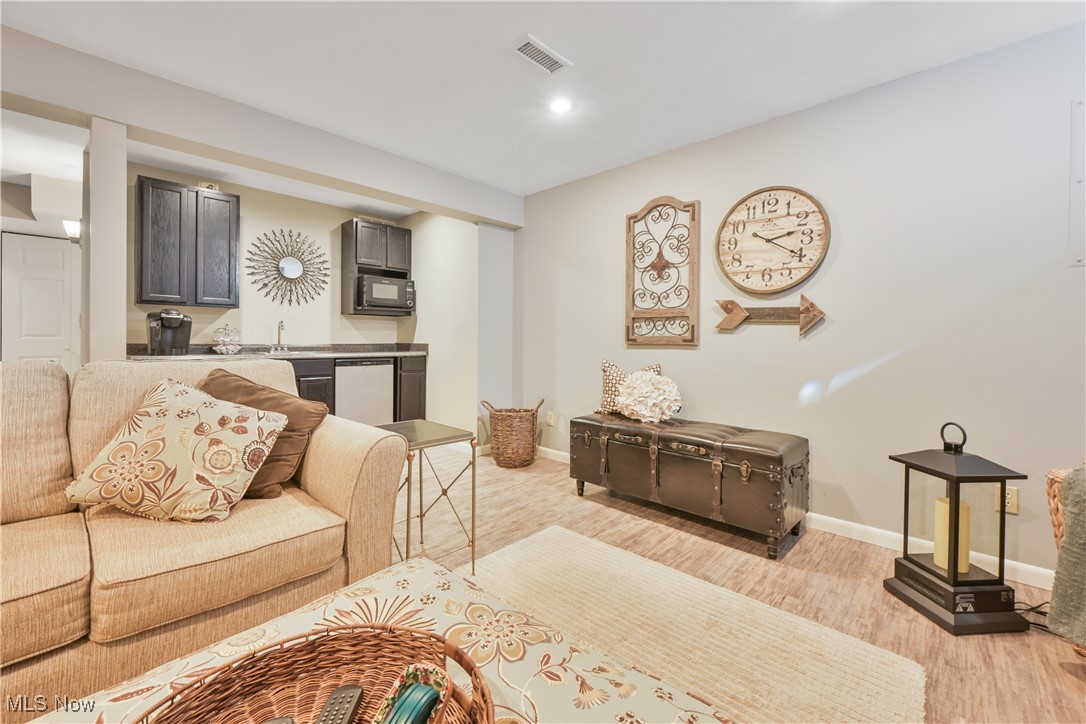 19383 Purita Avenue Cleveland OH 44135