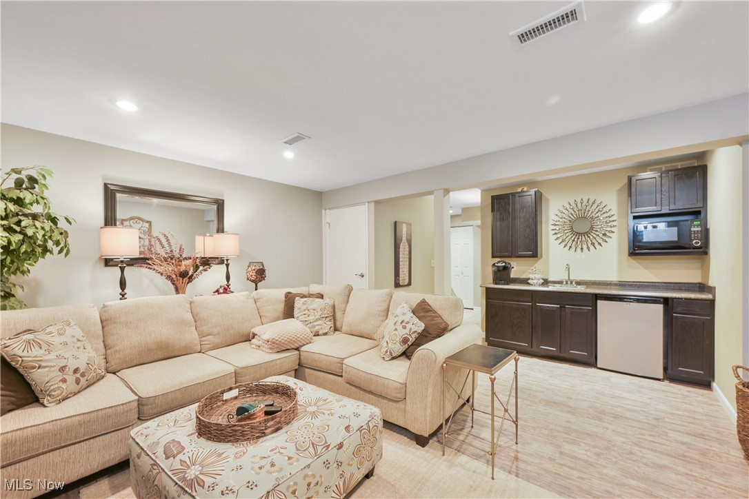 19383 Purita Avenue Cleveland OH 44135