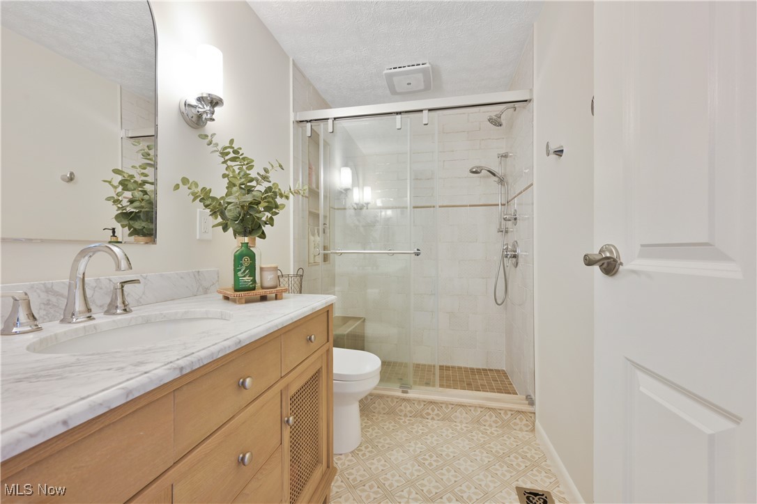 19383 Purita Avenue Cleveland OH 44135