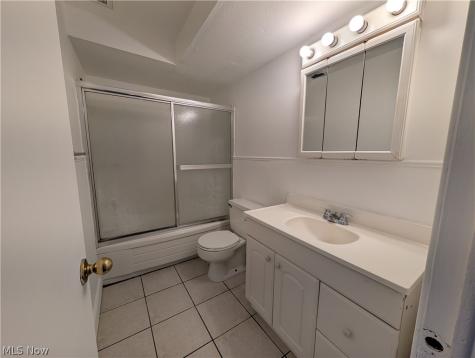 21801 River Oaks Drive Rocky River OH 44116