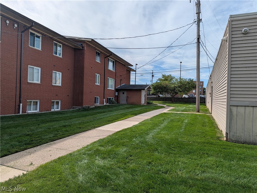 21801 River Oaks Drive Rocky River OH 44116