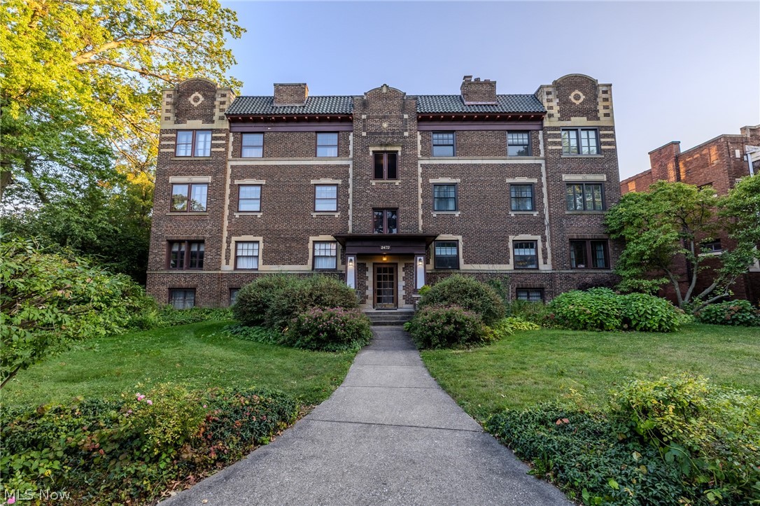 2472 Overlook Road Cleveland Heights OH 44106