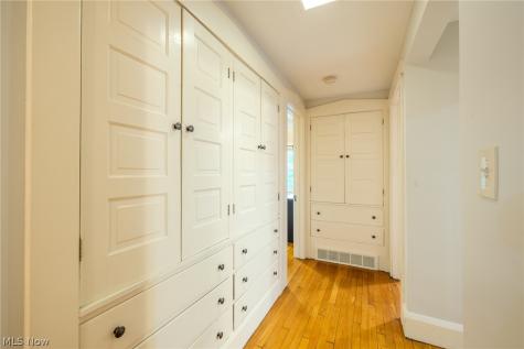2472 Overlook Road Cleveland Heights OH 44106