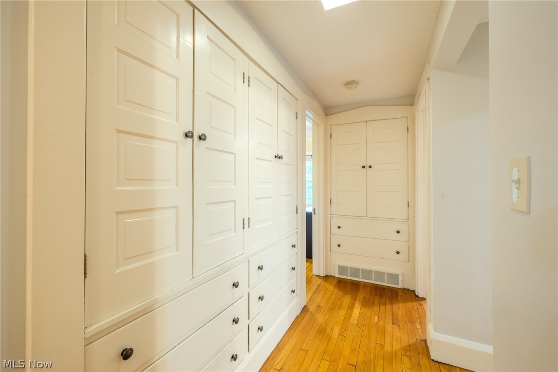 2472 Overlook Road Cleveland Heights OH 44106