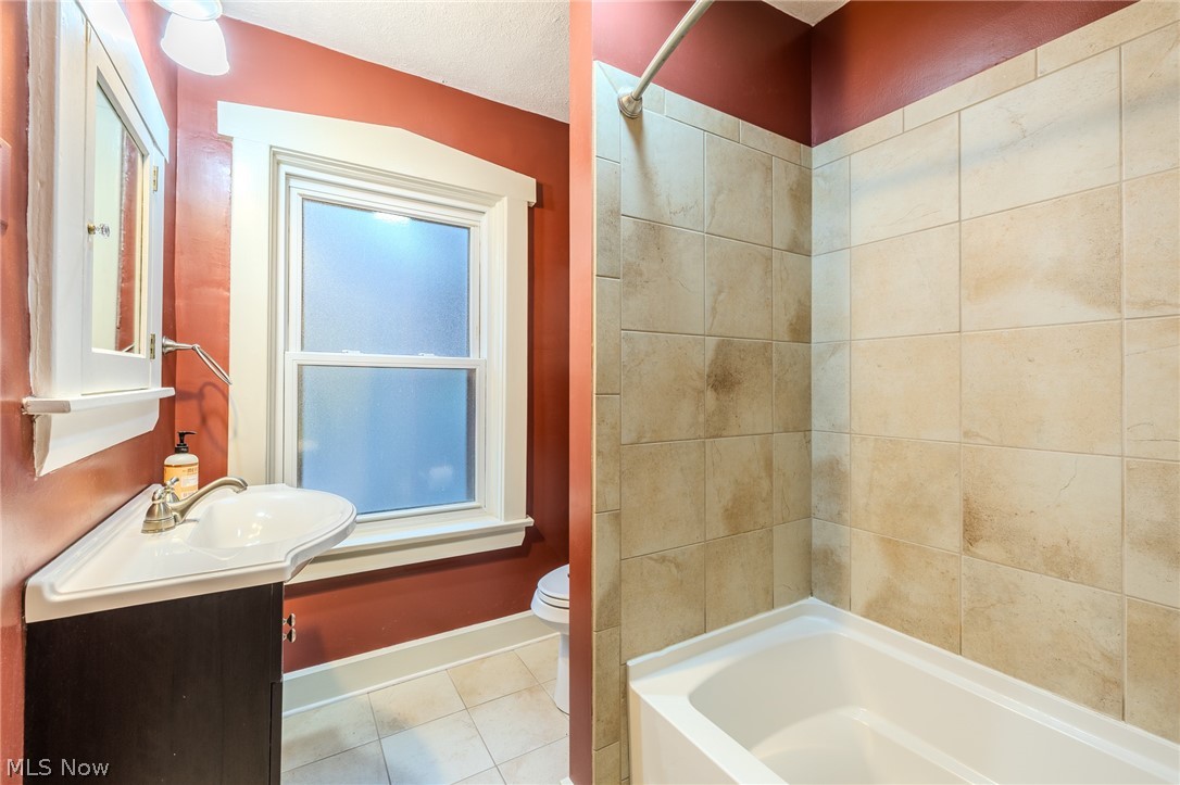 2472 Overlook Road Cleveland Heights OH 44106