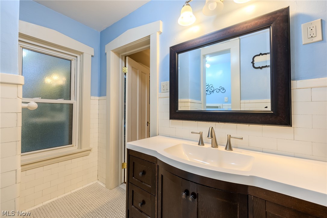 2472 Overlook Road Cleveland Heights OH 44106