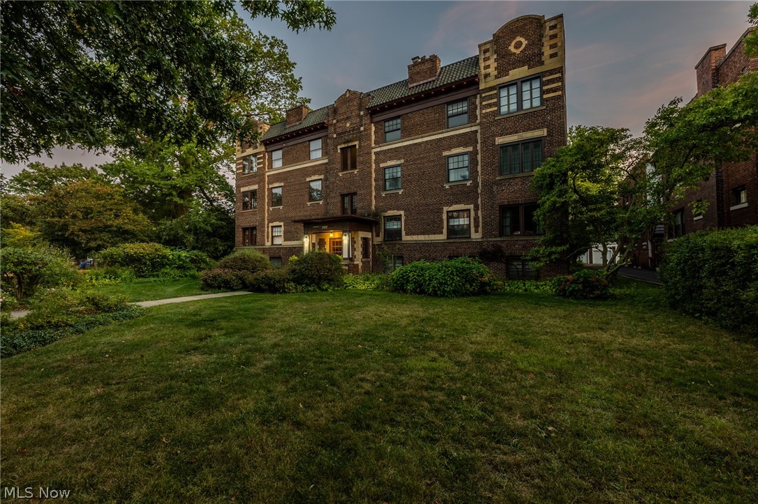 2472 Overlook Road Cleveland Heights OH 44106