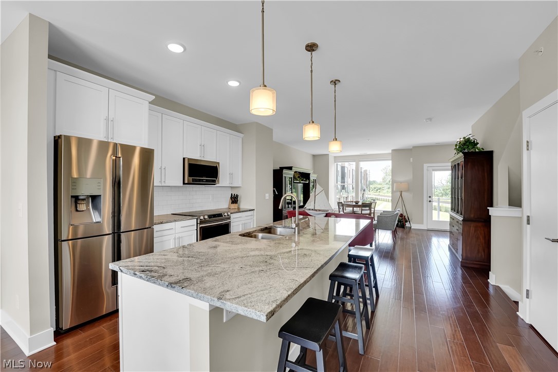 1208 W 73rd Place Cleveland OH 44102