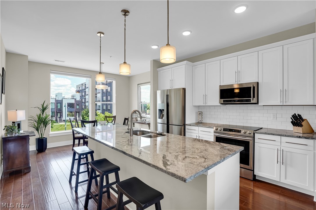1208 W 73rd Place Cleveland OH 44102