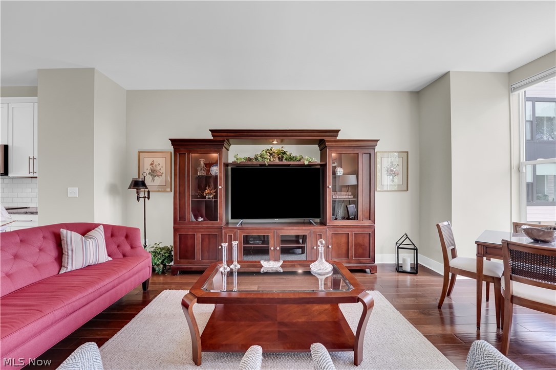 1208 W 73rd Place Cleveland OH 44102