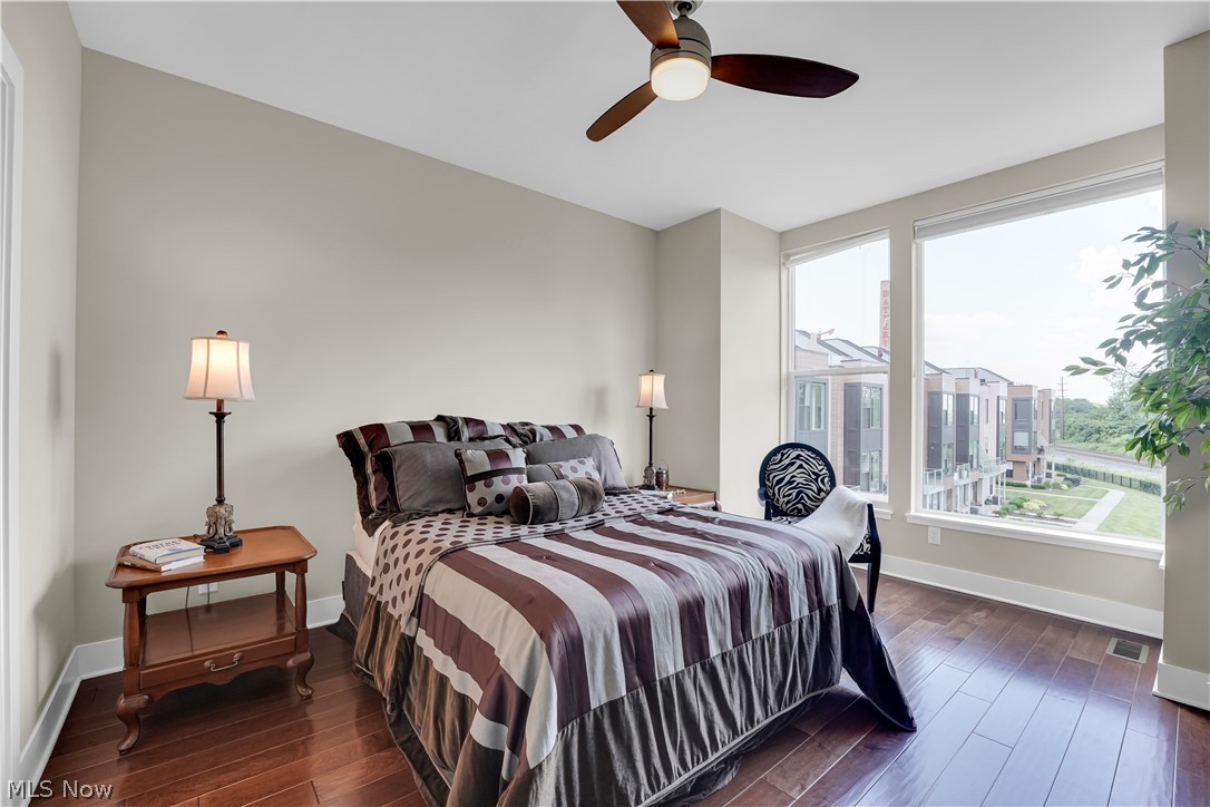 1208 W 73rd Place Cleveland OH 44102