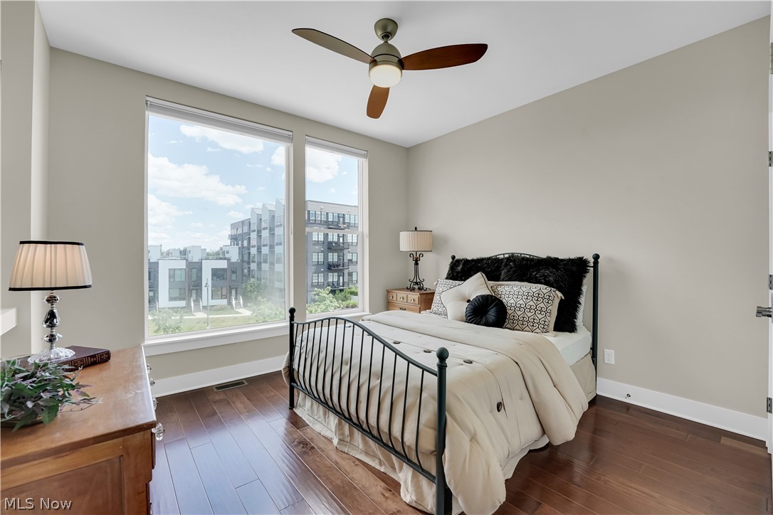 1208 W 73rd Place Cleveland OH 44102