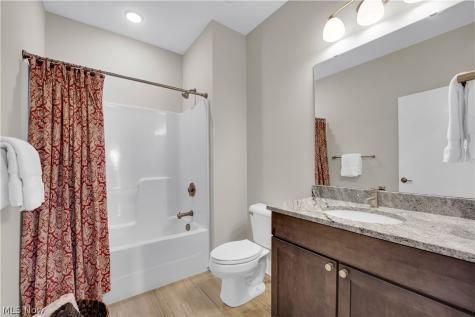1208 W 73rd Place Cleveland OH 44102