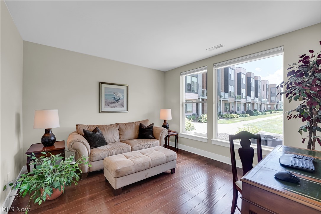 1208 W 73rd Place Cleveland OH 44102