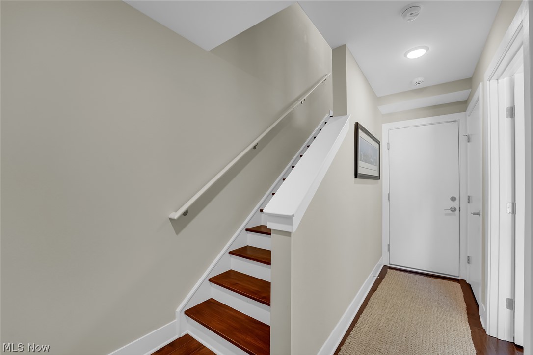 1208 W 73rd Place Cleveland OH 44102