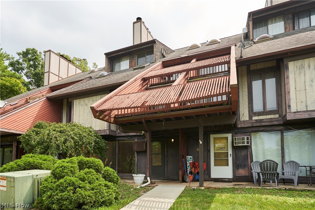 1609 Treetop Trail Akron OH 44313