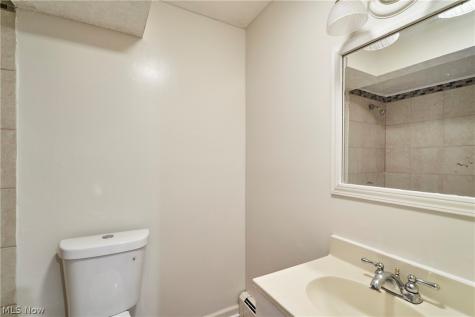 1609 Treetop Trail Akron OH 44313