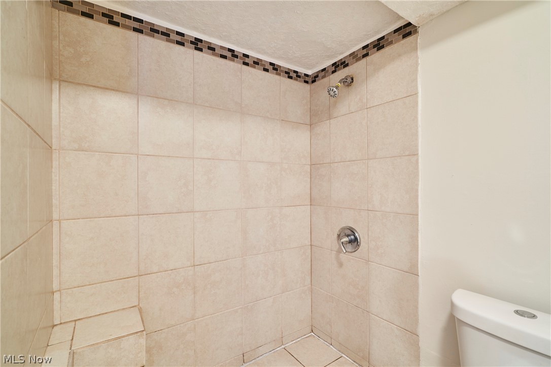 1609 Treetop Trail Akron OH 44313