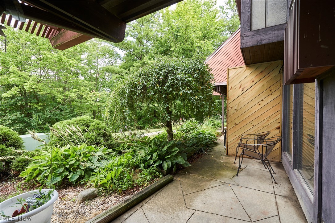 1609 Treetop Trail Akron OH 44313