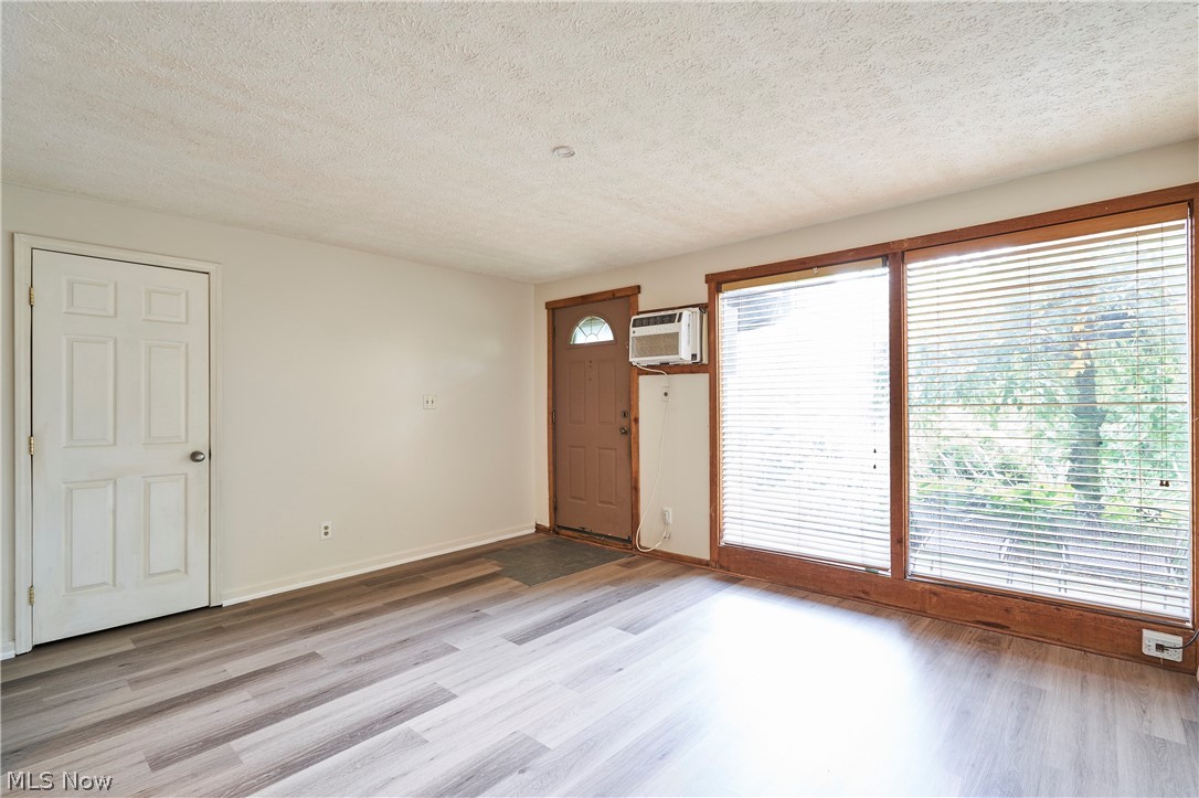 1609 Treetop Trail Akron OH 44313