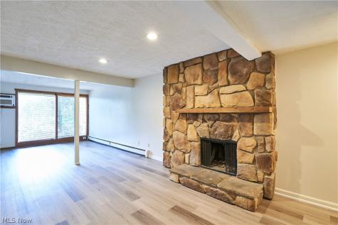 1609 Treetop Trail Akron OH 44313