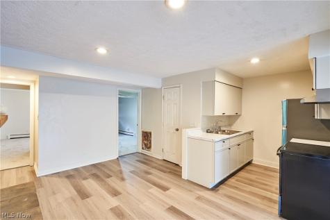 1609 Treetop Trail Akron OH 44313
