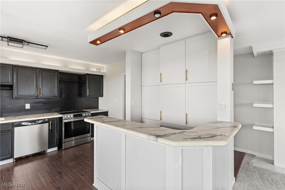 12520 Edgewater Drive Lakewood OH 44107