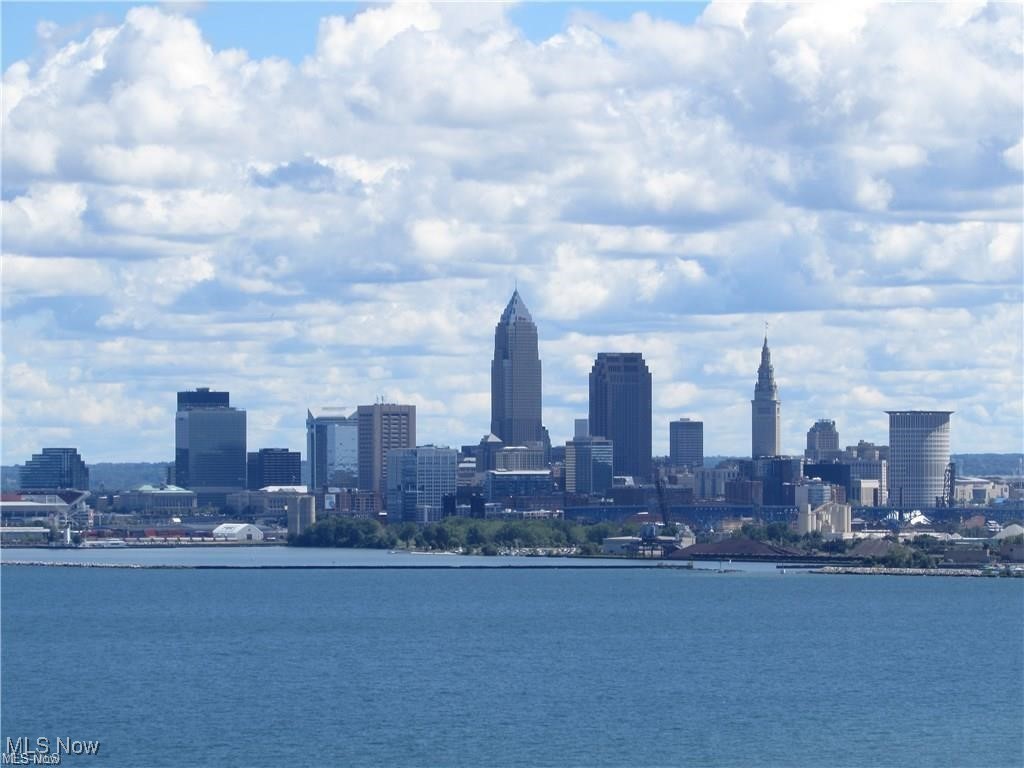 12520 Edgewater Drive Lakewood OH 44107