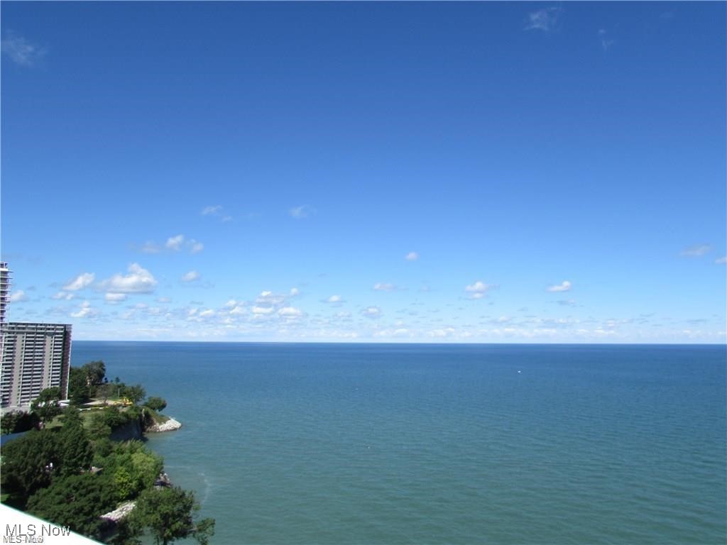 12520 Edgewater Drive Lakewood OH 44107