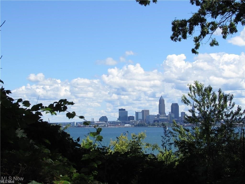 12520 Edgewater Drive Lakewood OH 44107