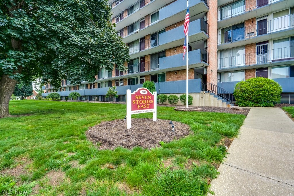 Akron OH, 2331 E Market Street, Unit 102