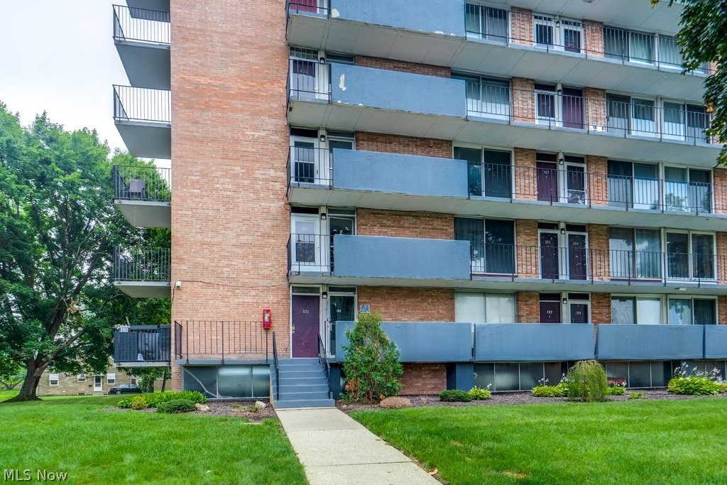 2331 E Market Street Akron OH 44312