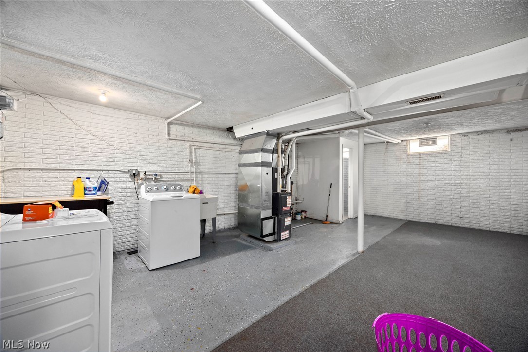 7207 Otis Court Cleveland OH 44104