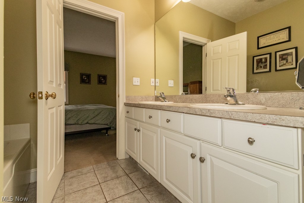 76 Brookstone Lane Willoughby OH 44094