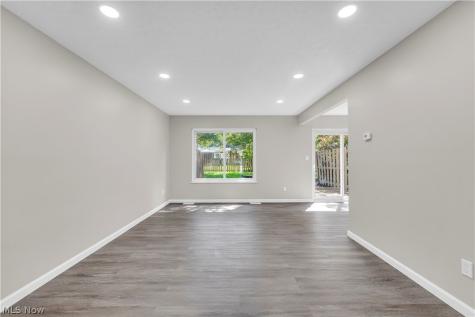 26613 N Park Boulevard Olmsted Falls OH 44138