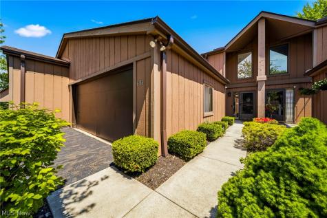 636 Cherry Park Oval Aurora OH 44202