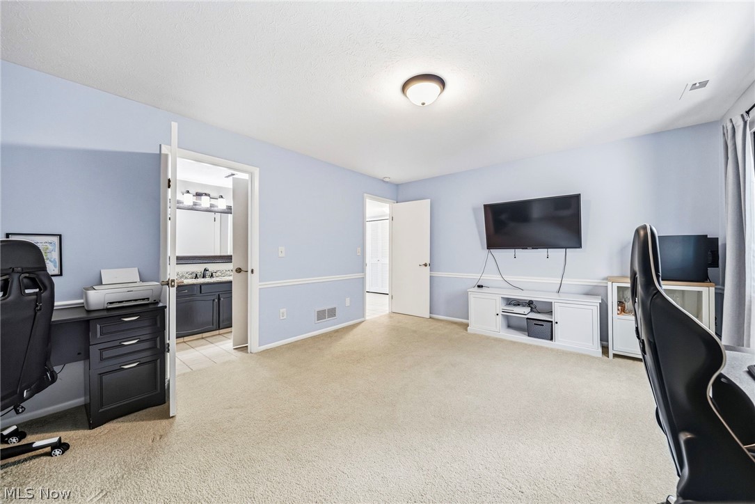 636 Cherry Park Oval Aurora OH 44202