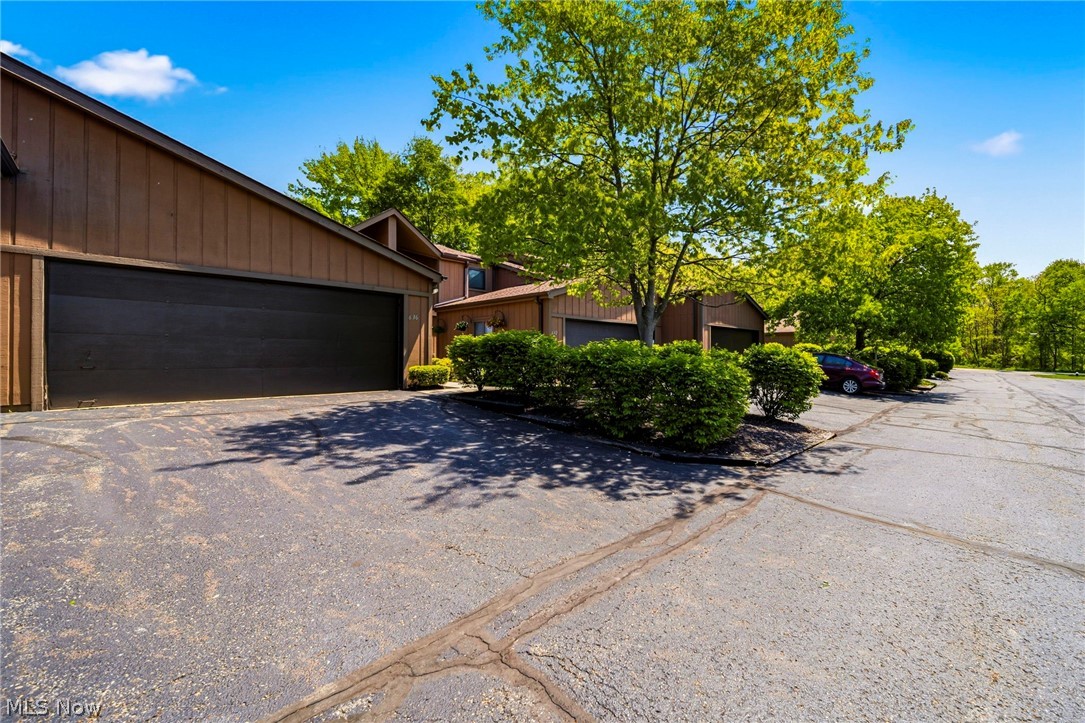 636 Cherry Park Oval Aurora OH 44202