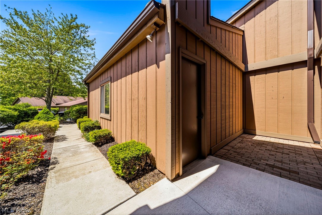 636 Cherry Park Oval Aurora OH 44202