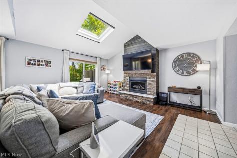 636 Cherry Park Oval Aurora OH 44202