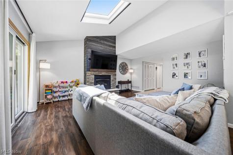 636 Cherry Park Oval Aurora OH 44202